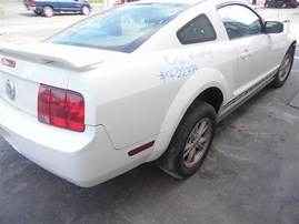 2006 Ford Mustang White Coupe 4.0L AT #F22789